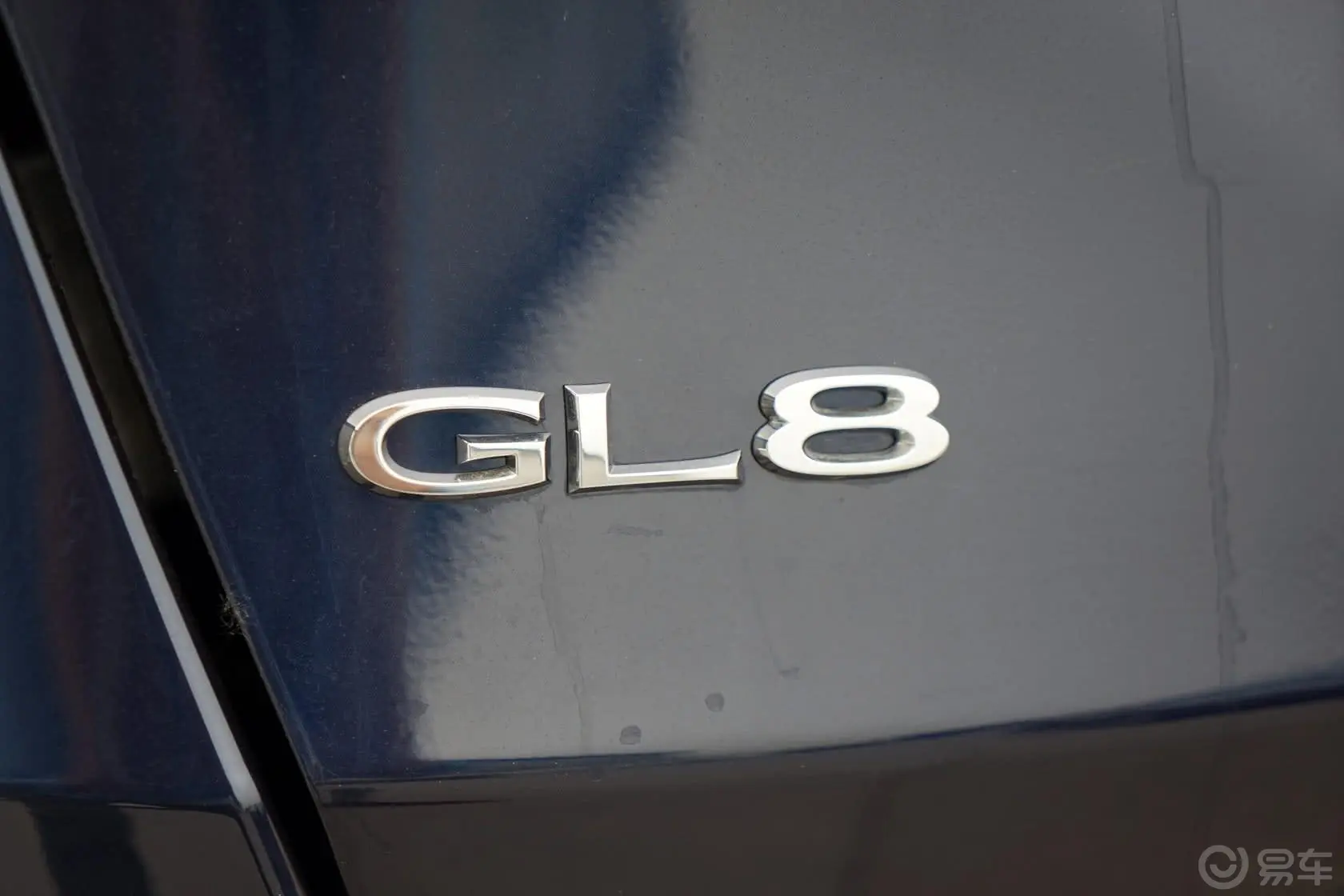 别克GL82.4L SIDI尊享版尾标