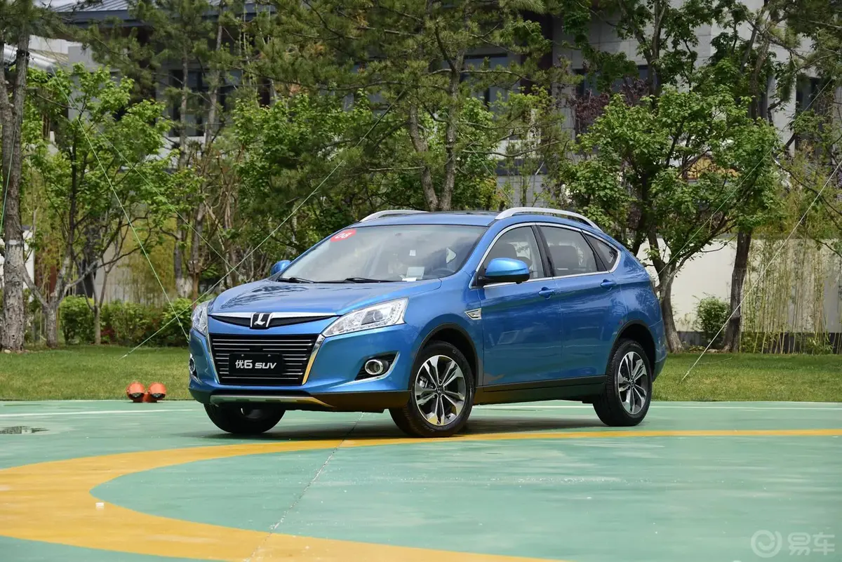 优6 SUV1.8T 智尊型侧前45度车头向左水平