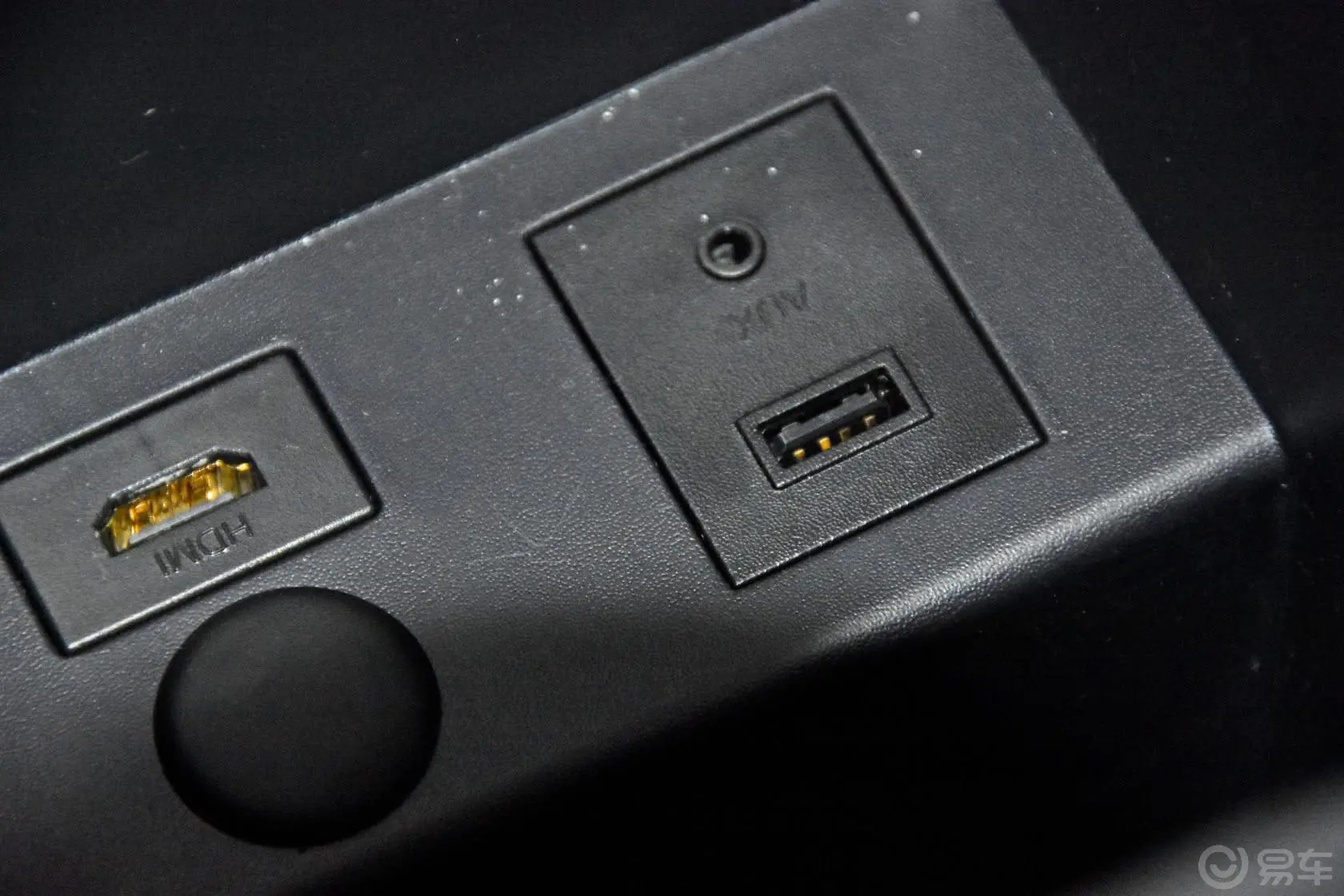 优6 SUV1.8T 智尊型USB接口