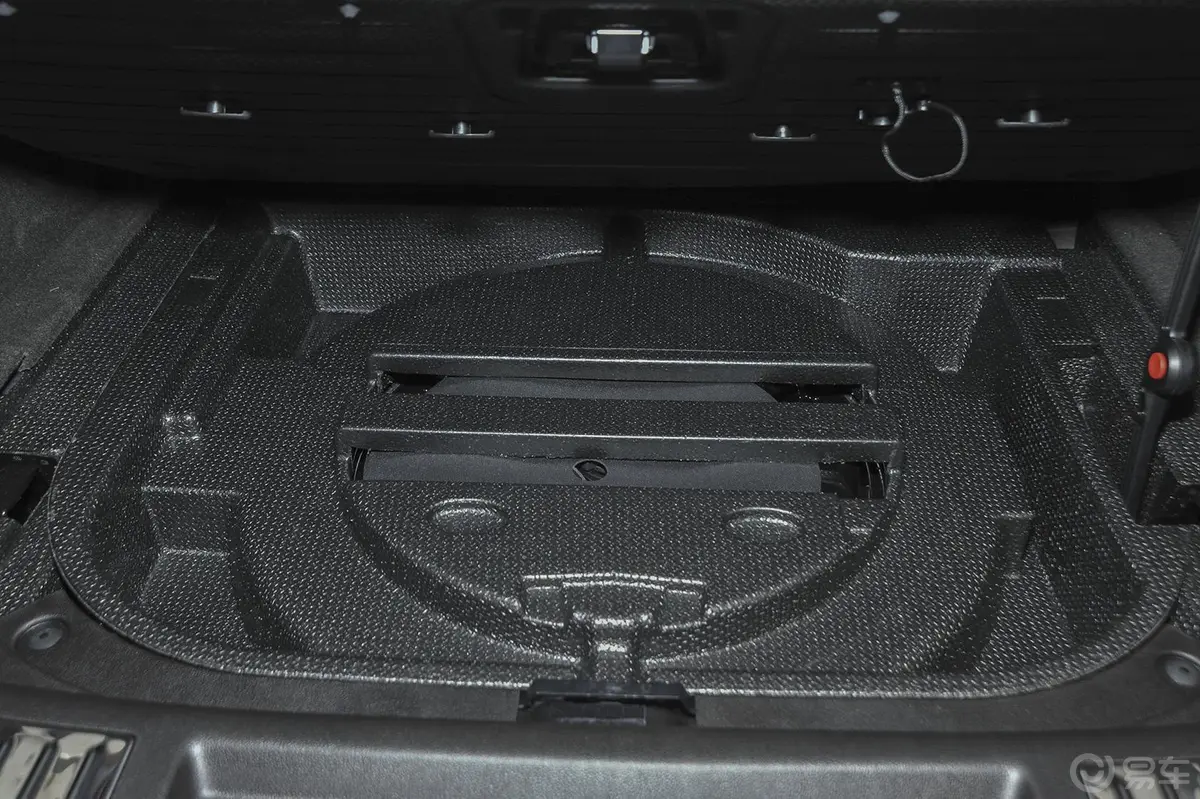 凯迪拉克SRX3.0L 手自一体 舒适型空间