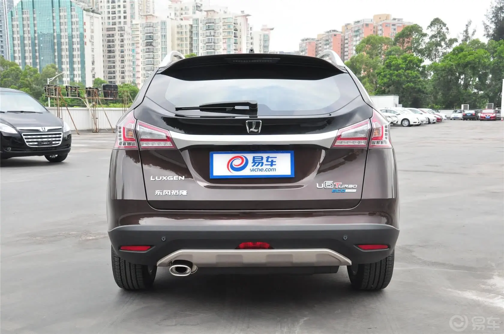 优6 SUV2.0T 旗舰型正后水平