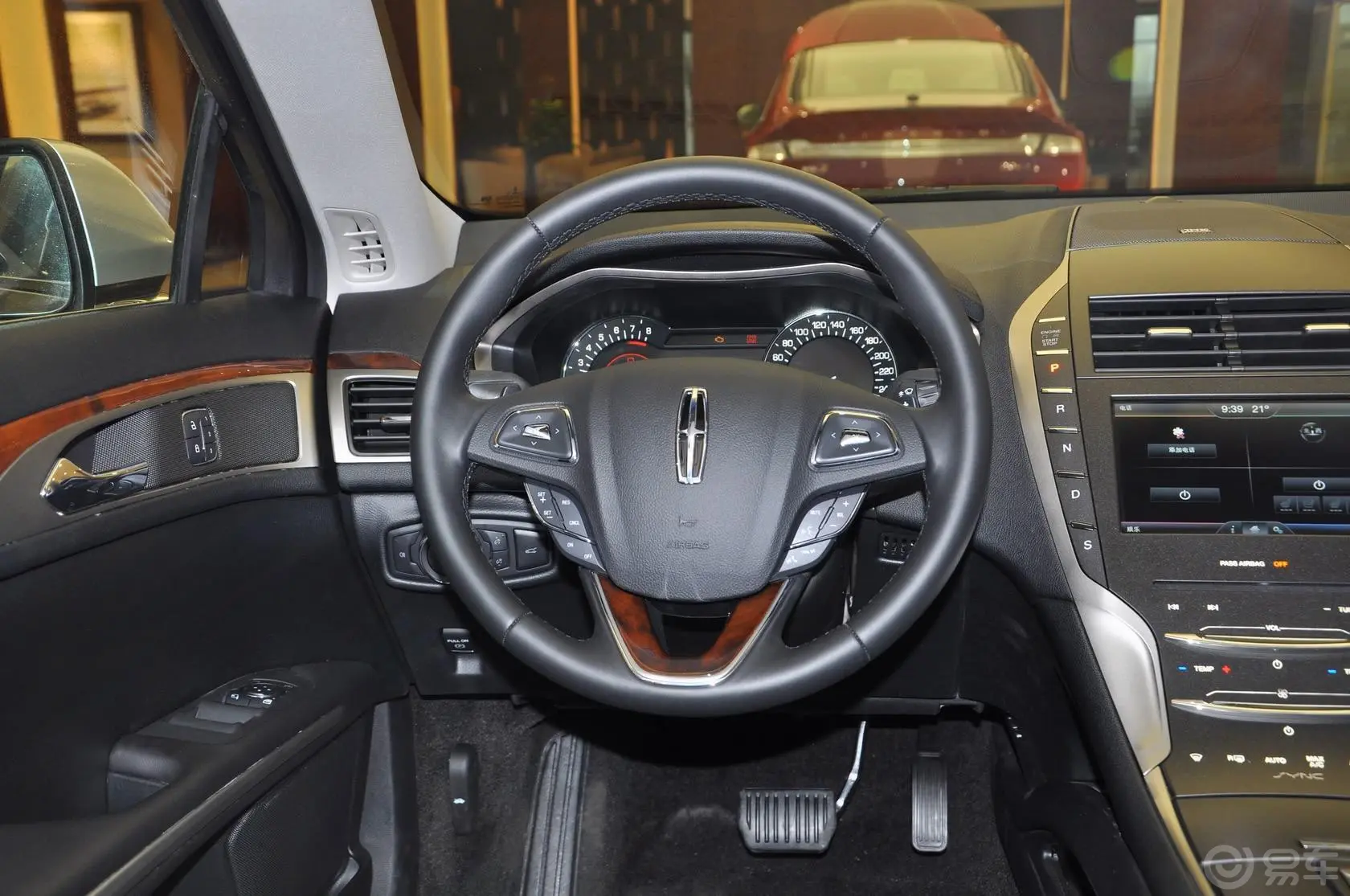 林肯MKZ2.0T 尊雅版方向盘