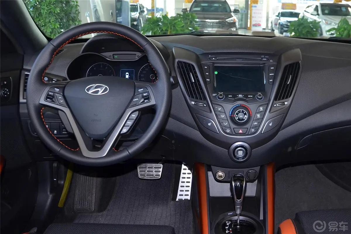 Veloster飞思1.6T 双离合 豪华版驾驶位区域