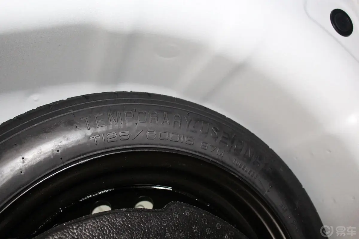 索纳塔经典 2.4L 自动 豪华版 国五备胎规格