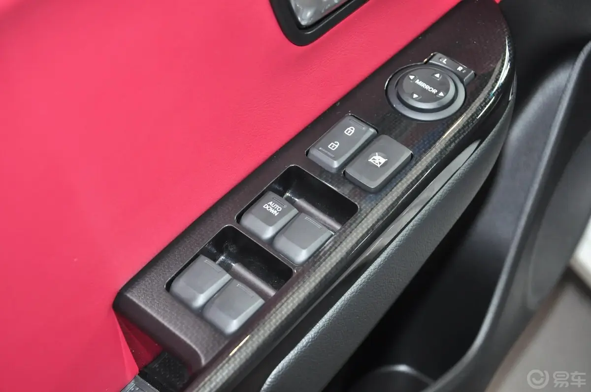 起亚K2两厢 1.4L 自动 GLS 炫酷版车窗升降键