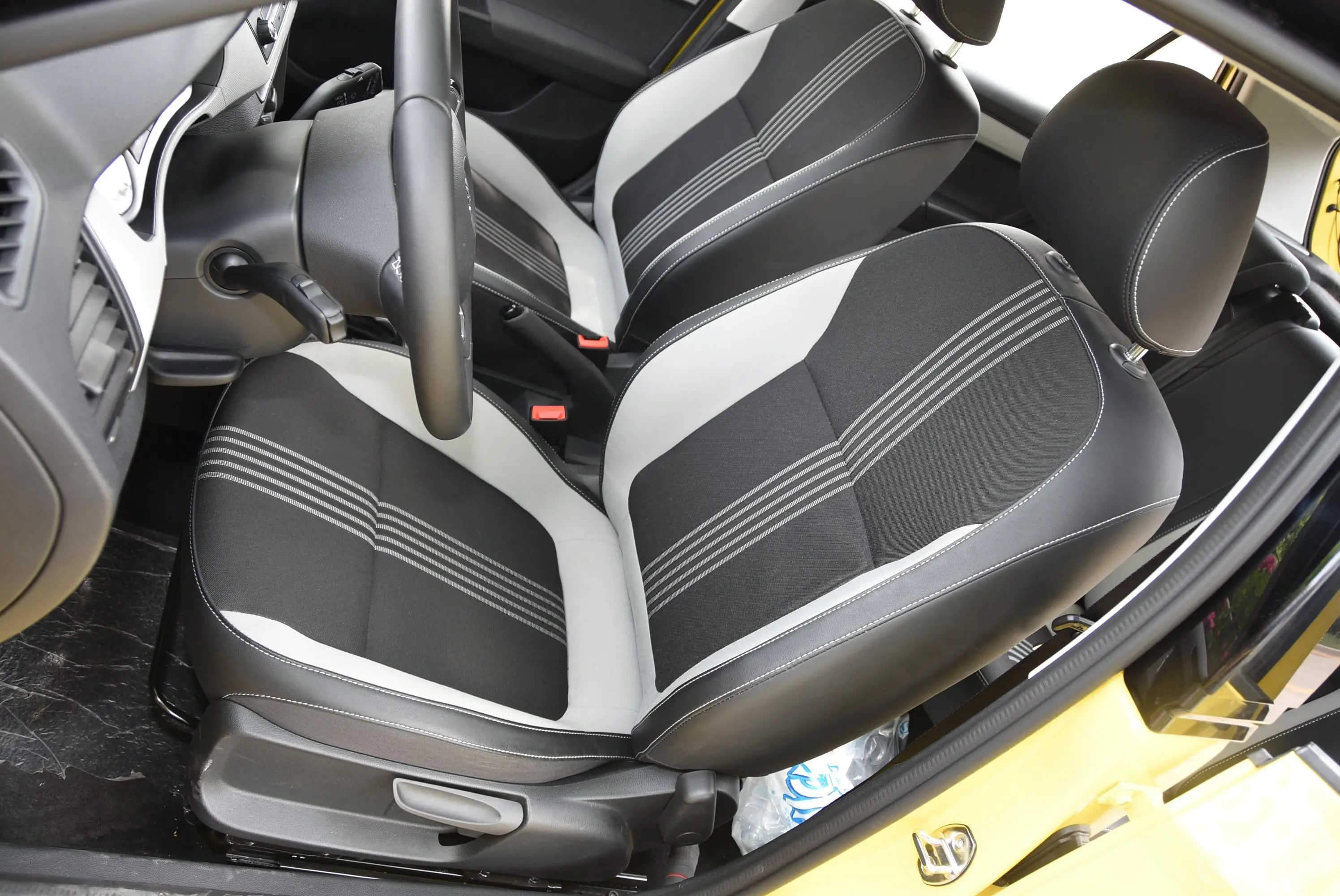 晶锐1.6L 自动 运动版驾驶员座椅