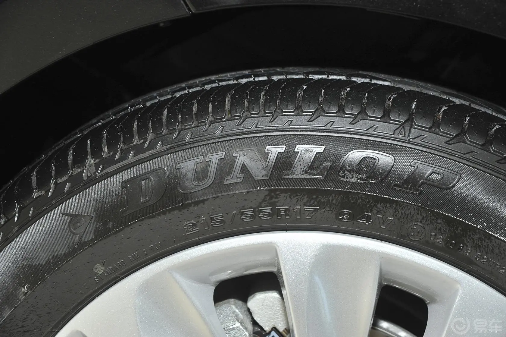 睿骋1.8T 自动 尊贵周年型 国V轮胎规格