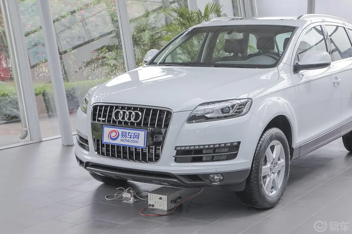 奥迪Q735 TFSI quattro 进取型车头局部