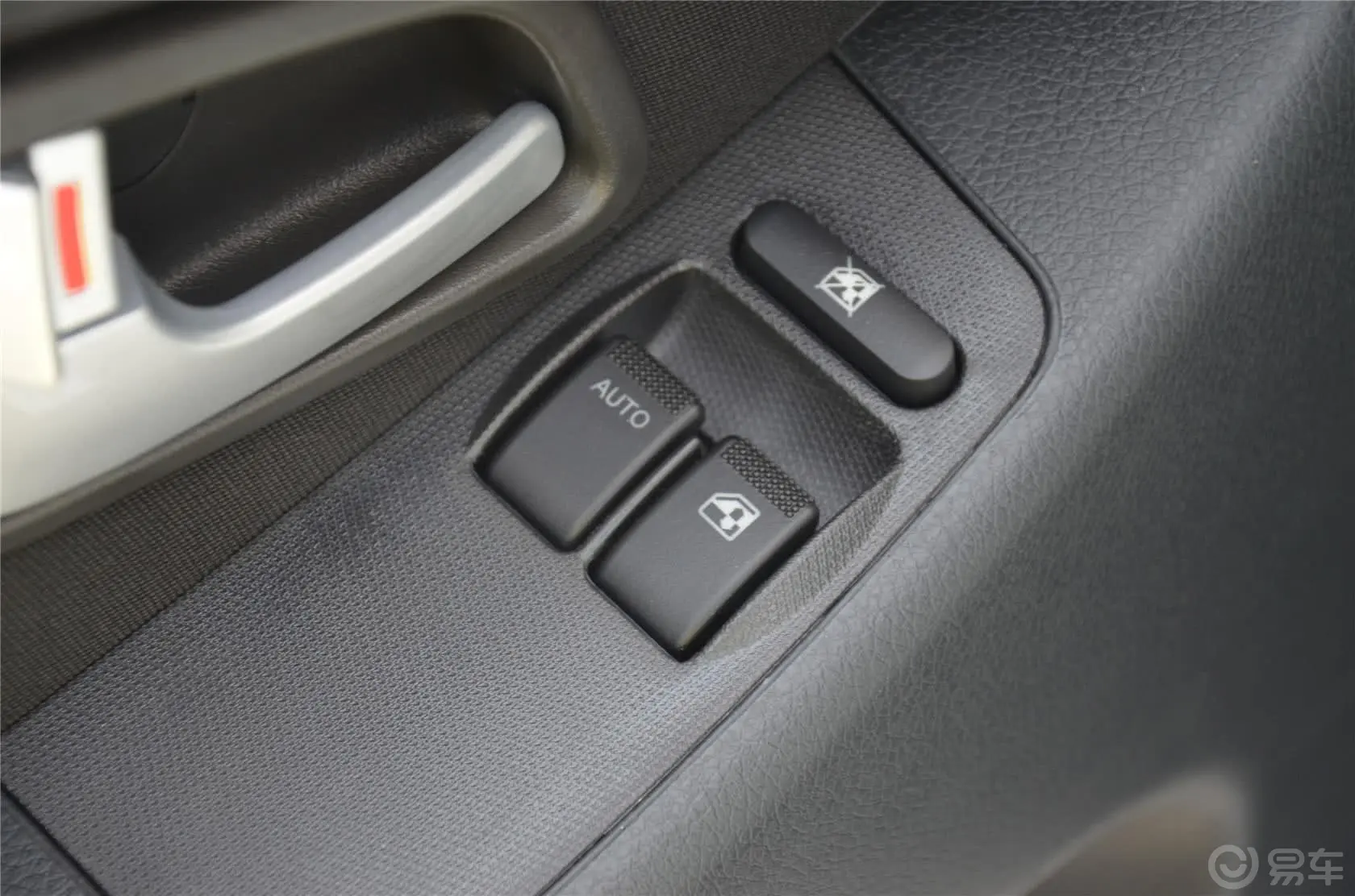 欧诺S1.5L  手动 基本版车窗升降键