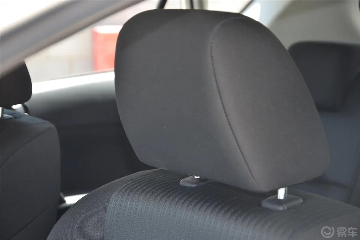 马自达3 星骋两厢 1.6L 手动 舒适型驾驶员头枕