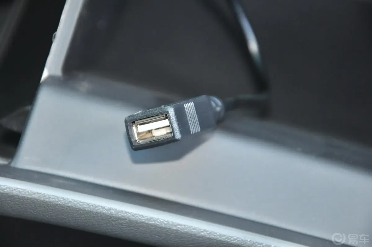 菱智M5-QA 2.4L 手动 7座长轴豪华型USB接口