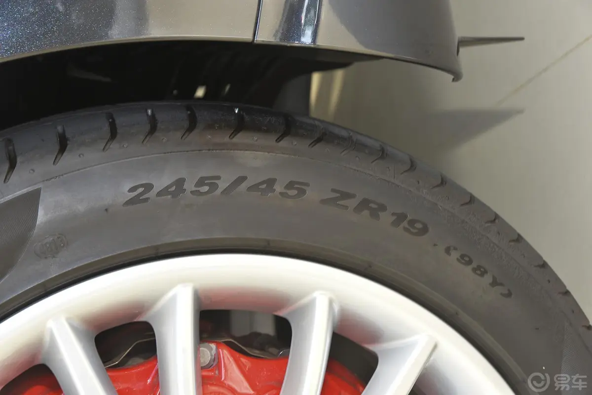 Quattroporte3.0T 标准型轮胎规格