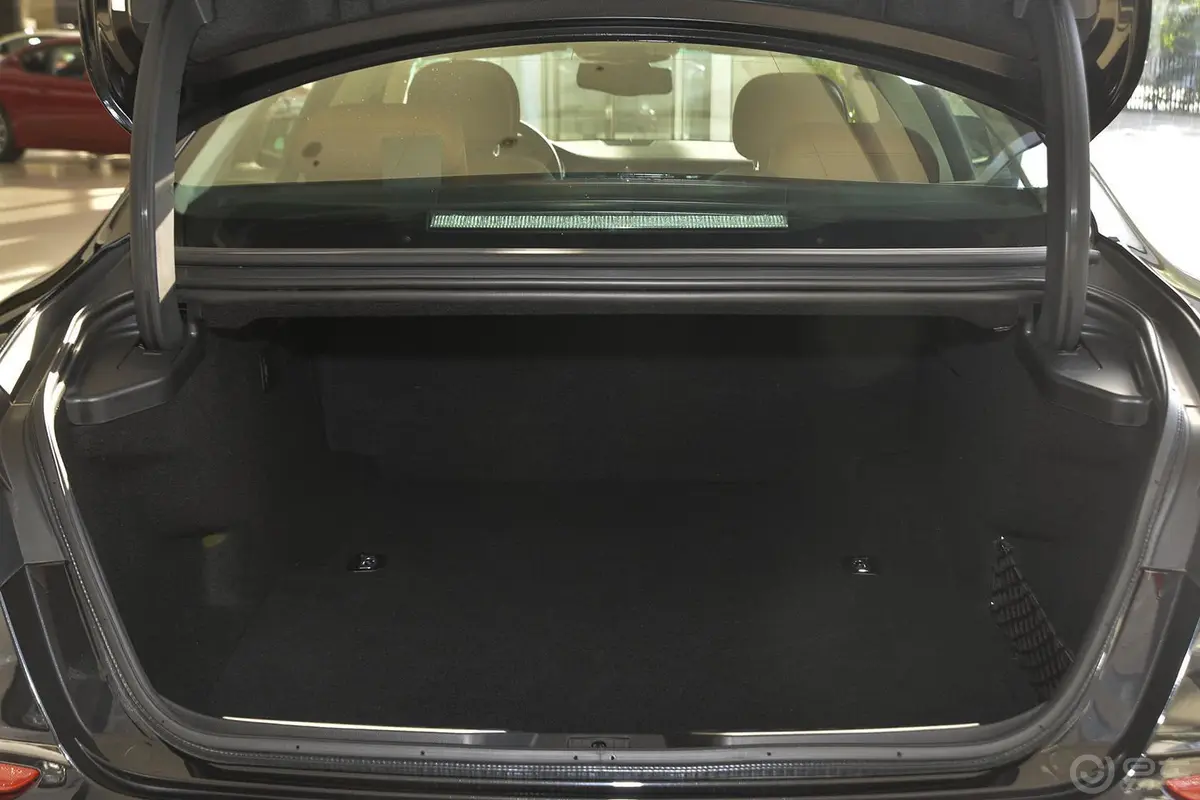 Quattroporte3.0T 标准型行李箱空间