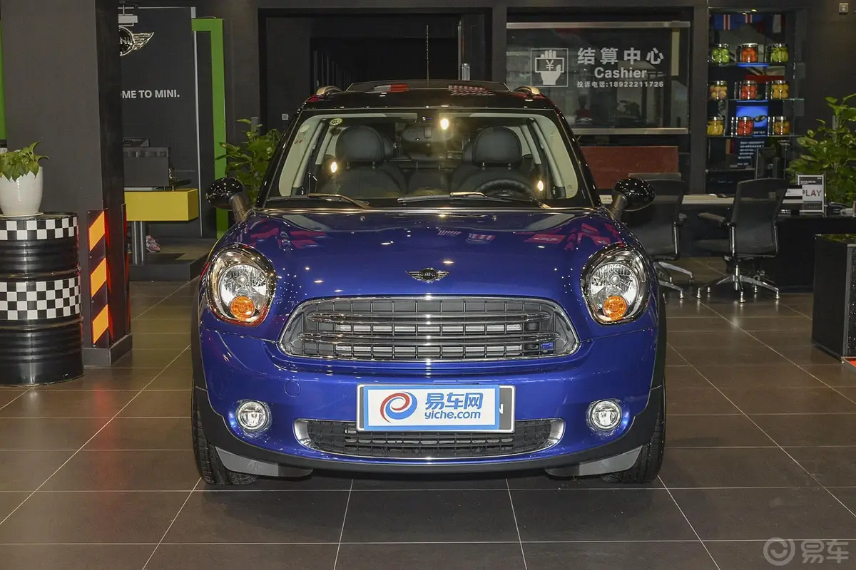 MINI COUNTRYMAN1.6L COOPER Fun正前水平