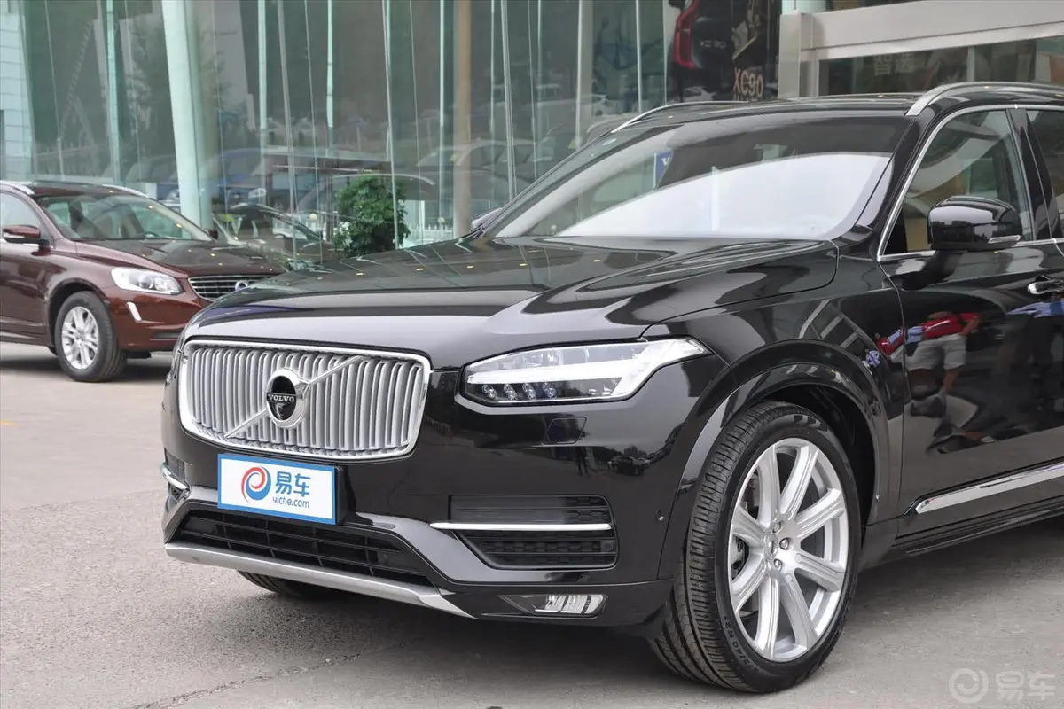 沃尔沃XC90T6 限量版车头局部