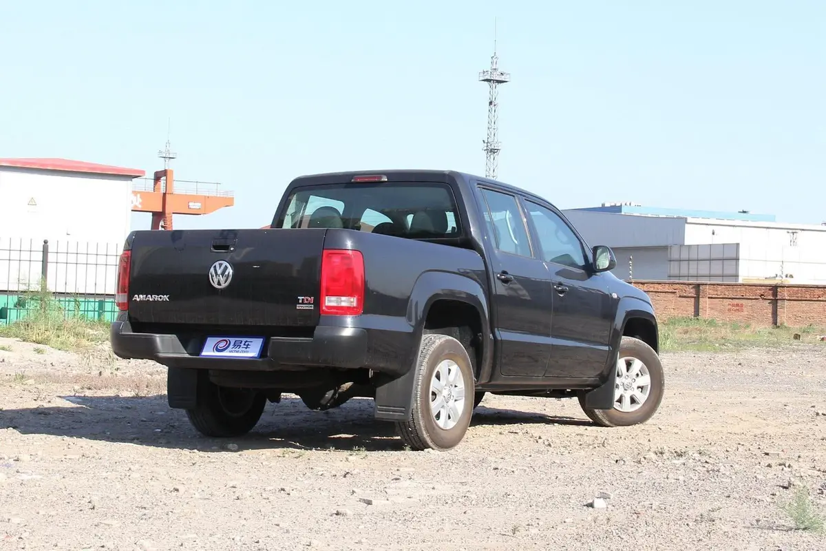 Amarok2.0TDI 8速手自一体 全时四驱 舒适版侧后45度车头向右水平