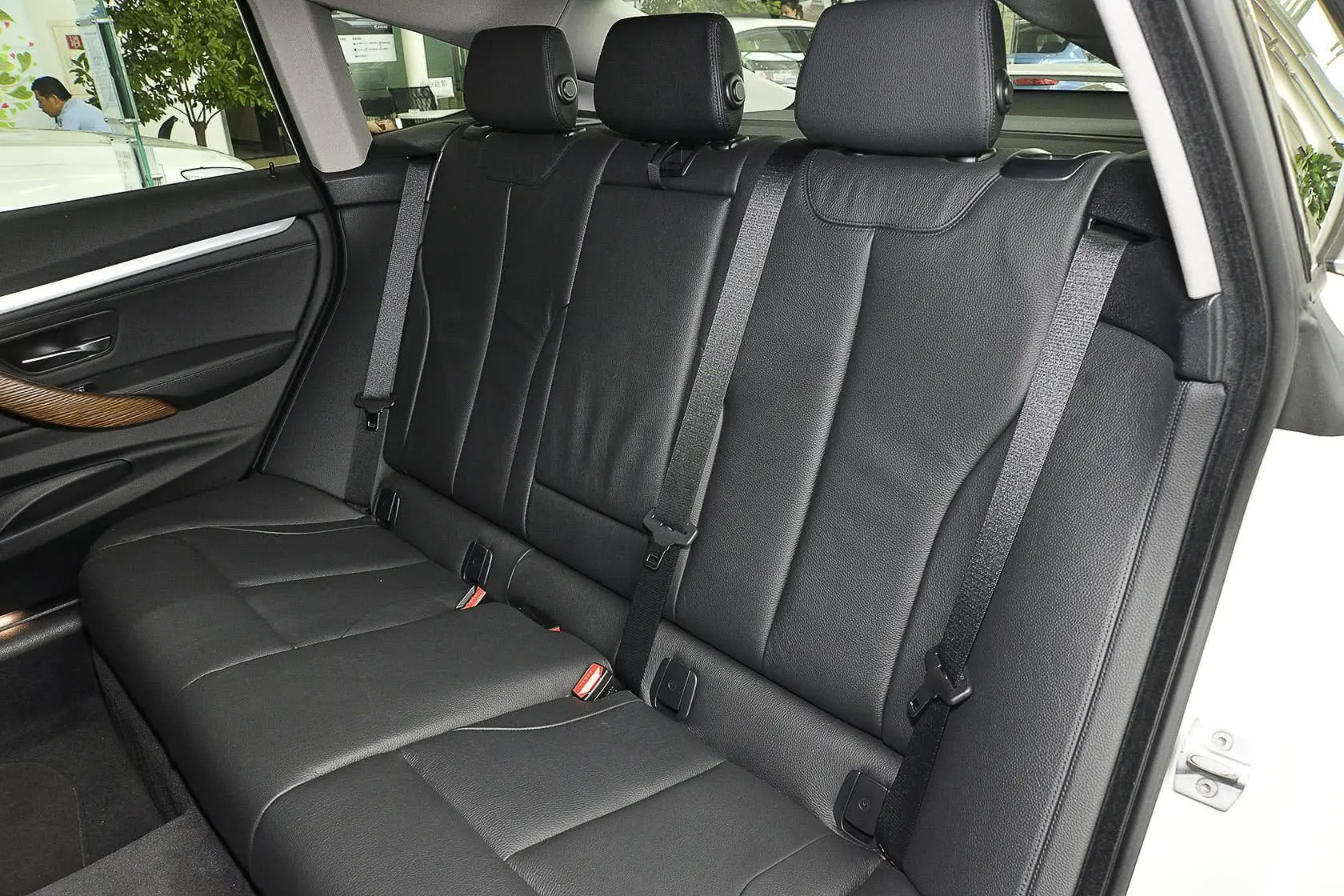 宝马3系GT320i 风尚设计套装驾驶员座椅
