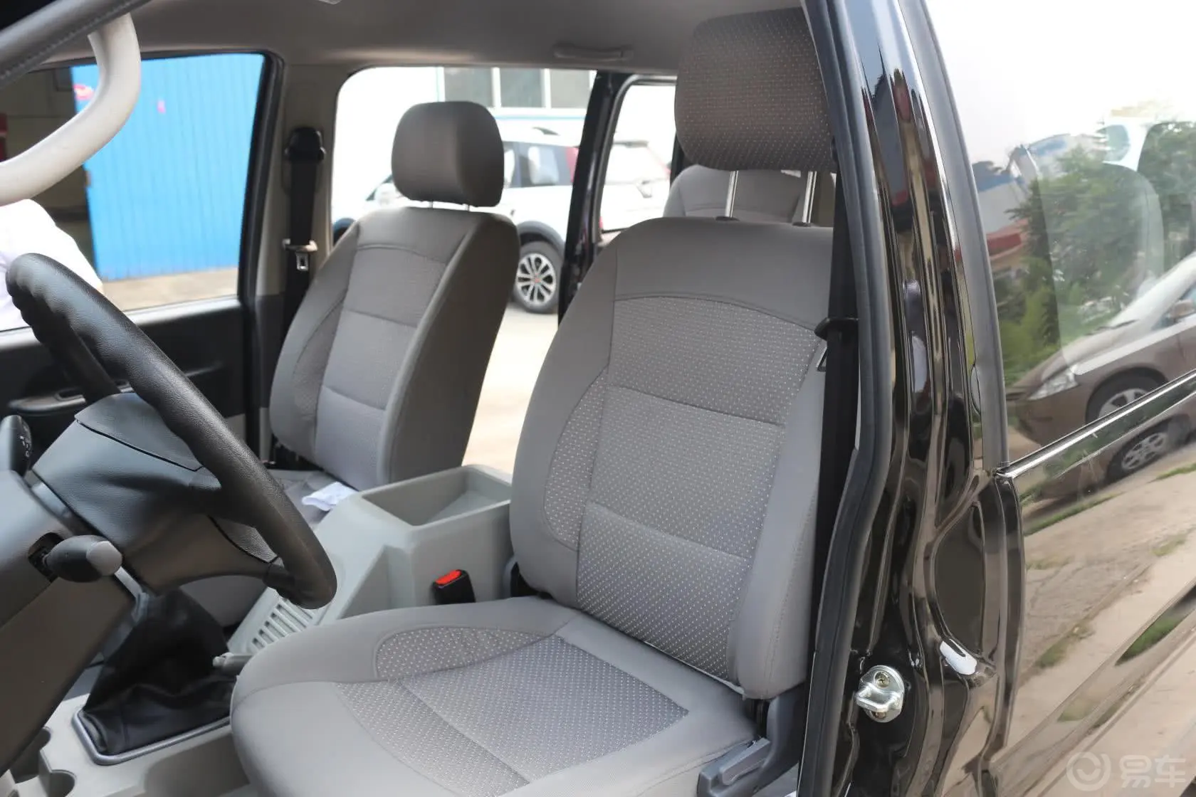 菱智V3-CV3系列 1.5L 手动 7座 舒适型 国IV驾驶员座椅