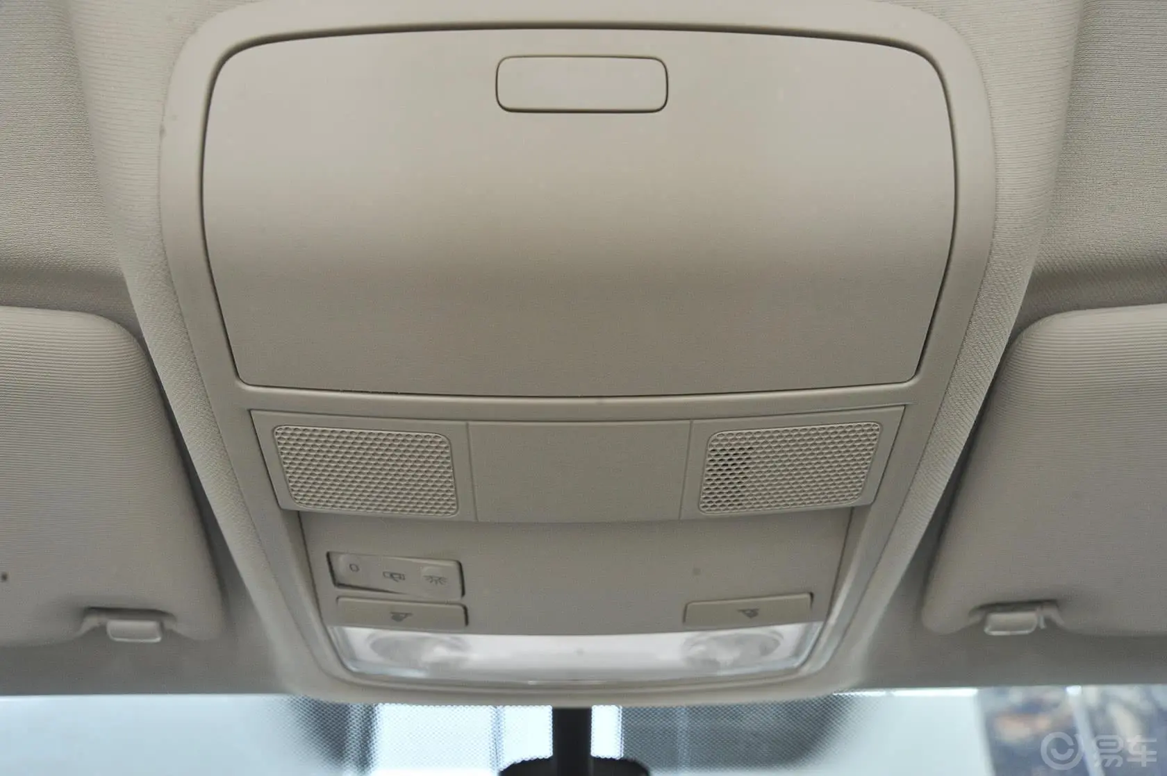 途观1.8TSI 手自一体 四驱 舒适版前排车顶中央控制区