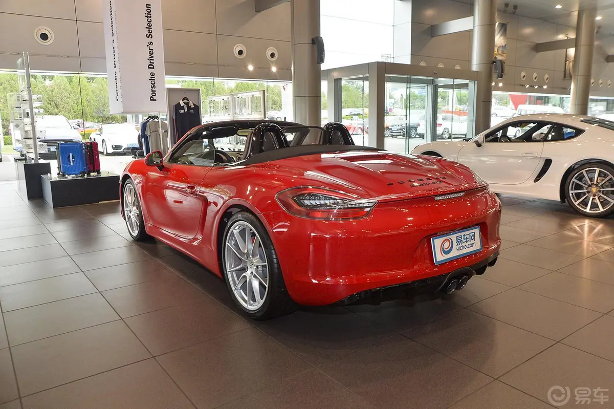 BoxsterBoxster GTS侧后45度车头向左水平