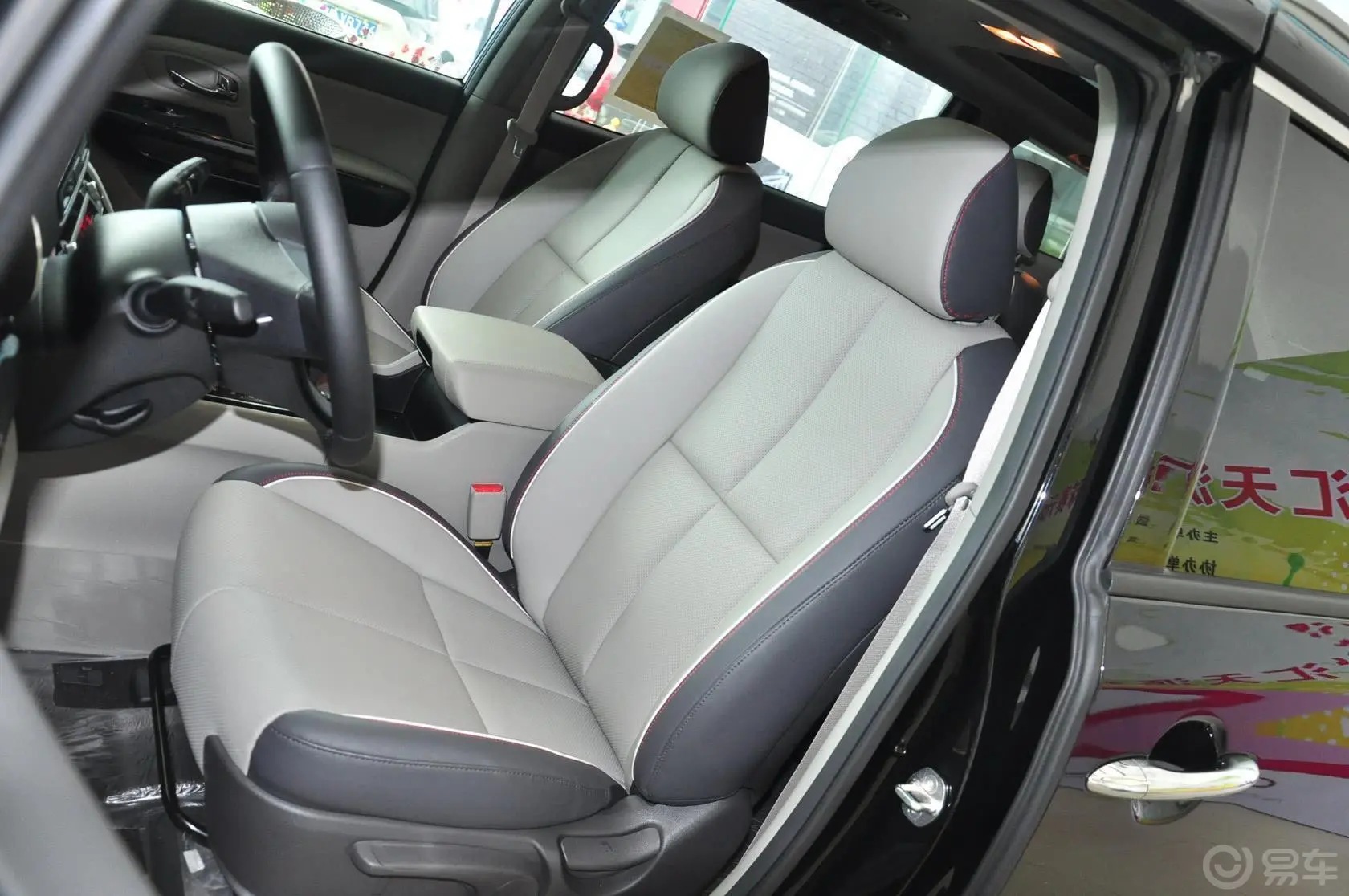 嘉华(进口)3.3GDI 自动 汽油豪华版 国IV驾驶员座椅