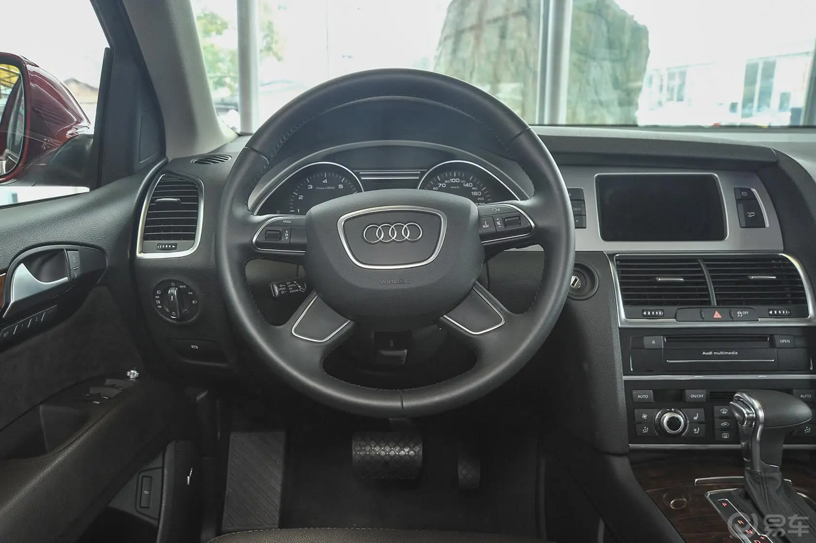 奥迪Q735 TFSI quattro 运动型驾驶位区域