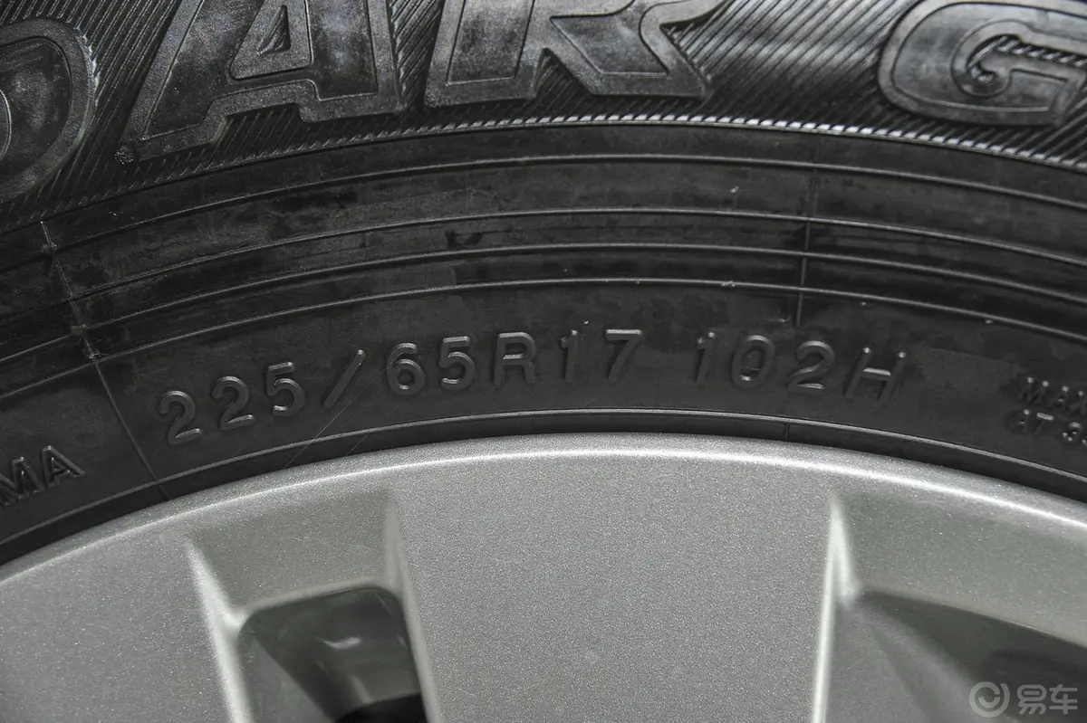 傲虎2.5i 豪华导航版轮胎规格