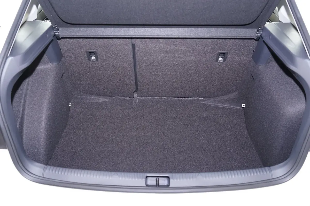 桑塔纳浩纳 1.6L 自动舒适型行李箱空间
