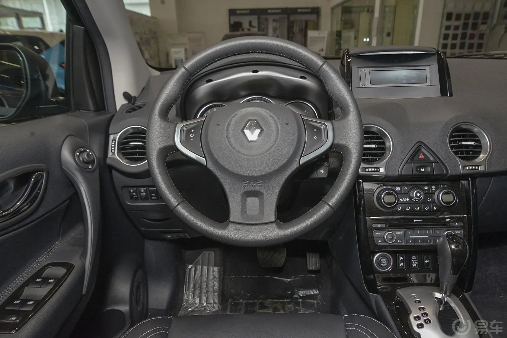 科雷傲(进口)2.5L 四驱 舒适版驾驶位区域