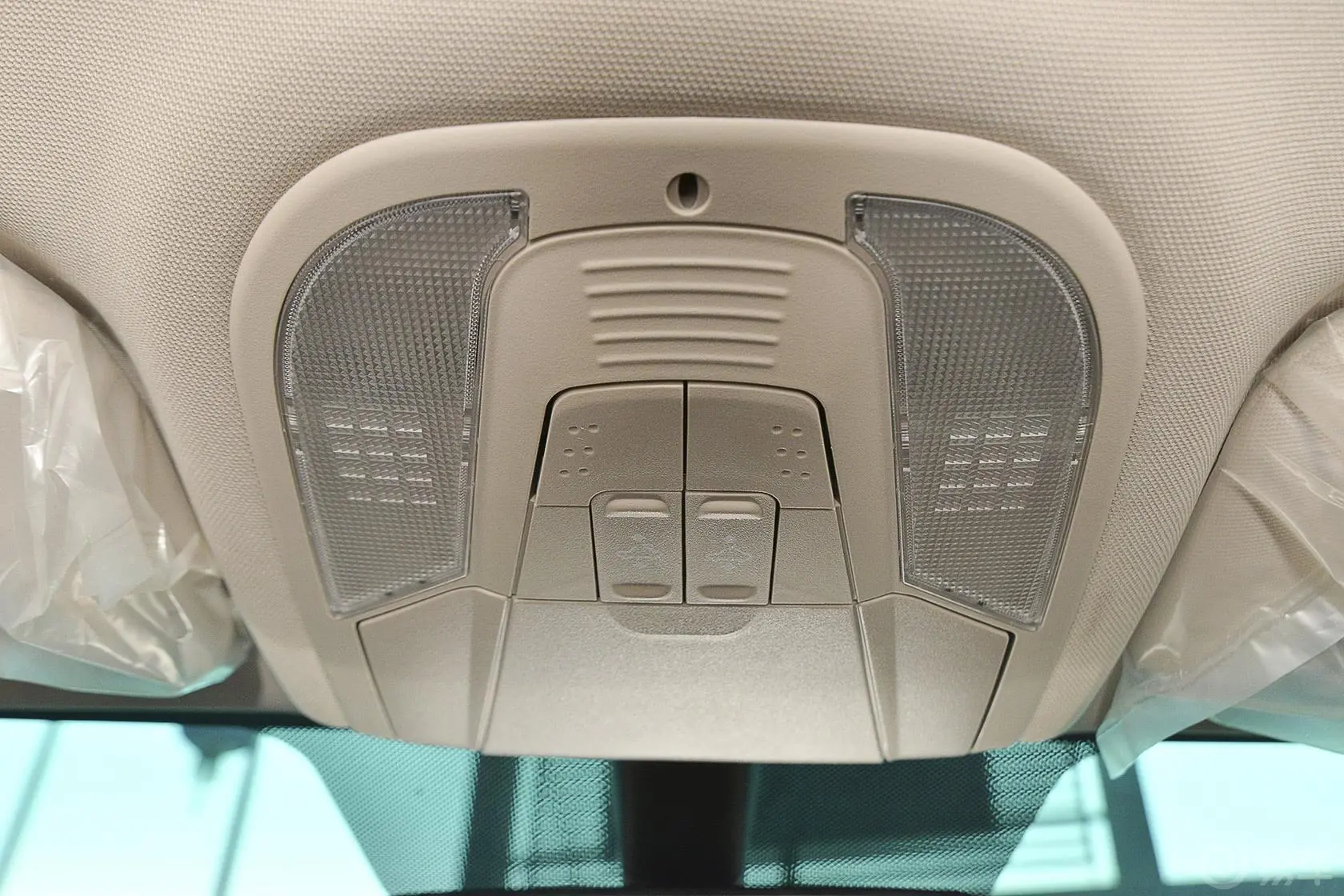 比亚迪G51.5TI 手动 旗舰版前排车顶中央控制区