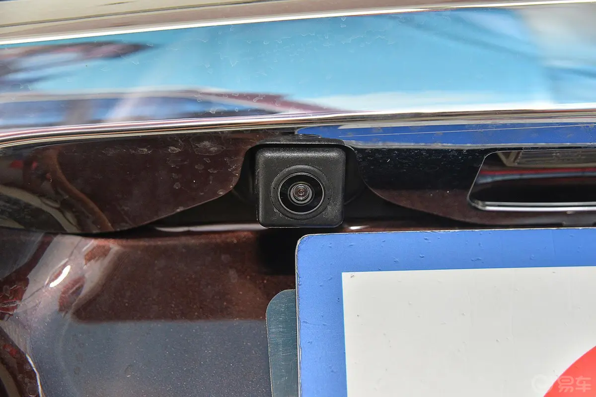 比亚迪S72.0TID 手自一体 旗舰型 7座 升级版倒车影像摄像头