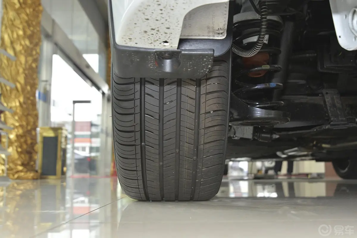 Veloster飞思1.6T 双离合 尊享版轮胎花纹