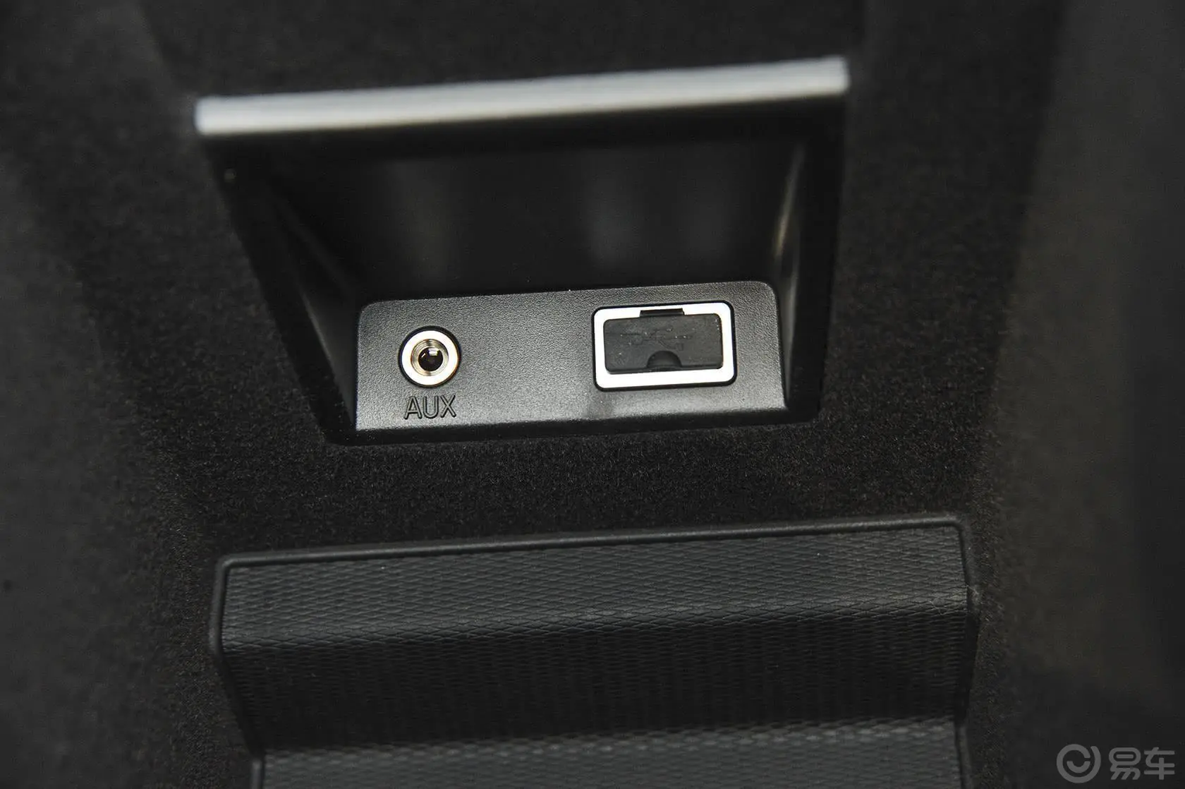沃尔沃S60T4 智远版USB接口