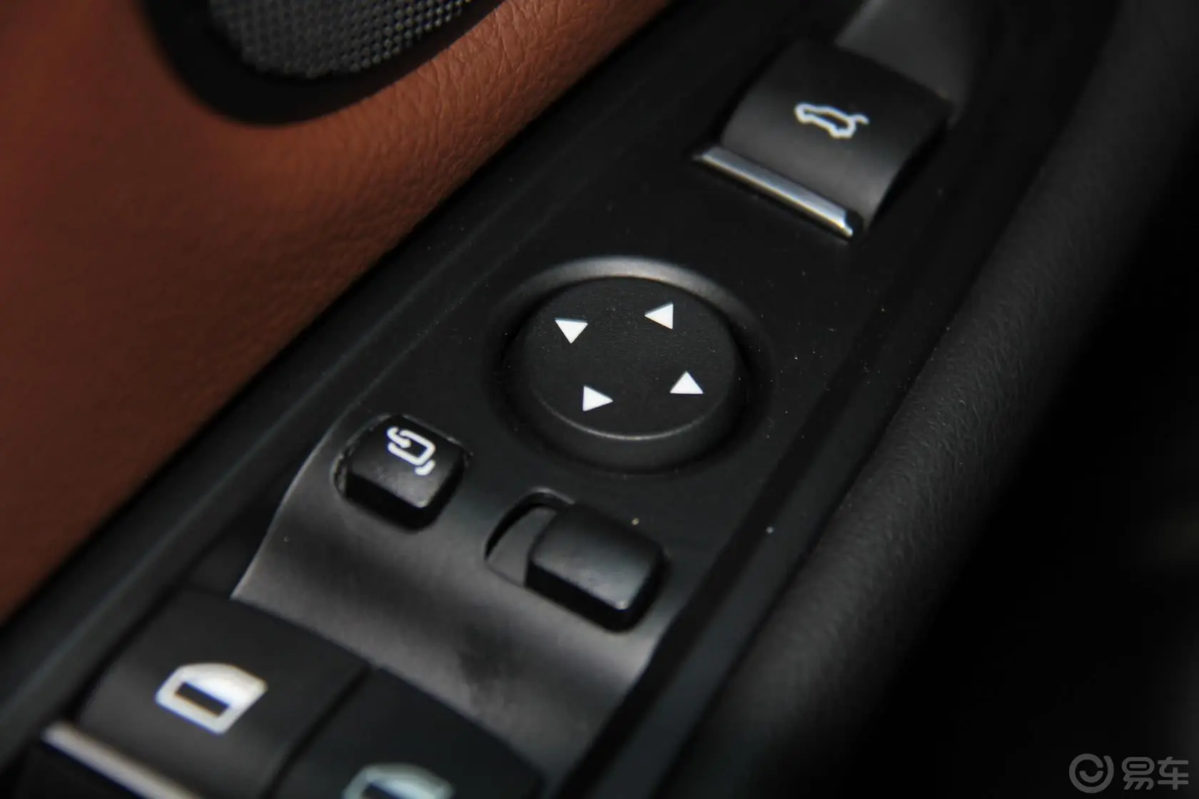 宝马X5(进口)xDrive28i外后视镜控制键