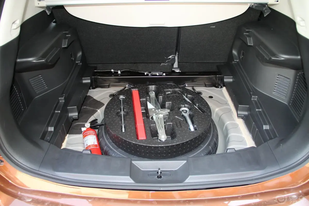 奇骏2.0L CVT 舒适MAX版 两驱备胎