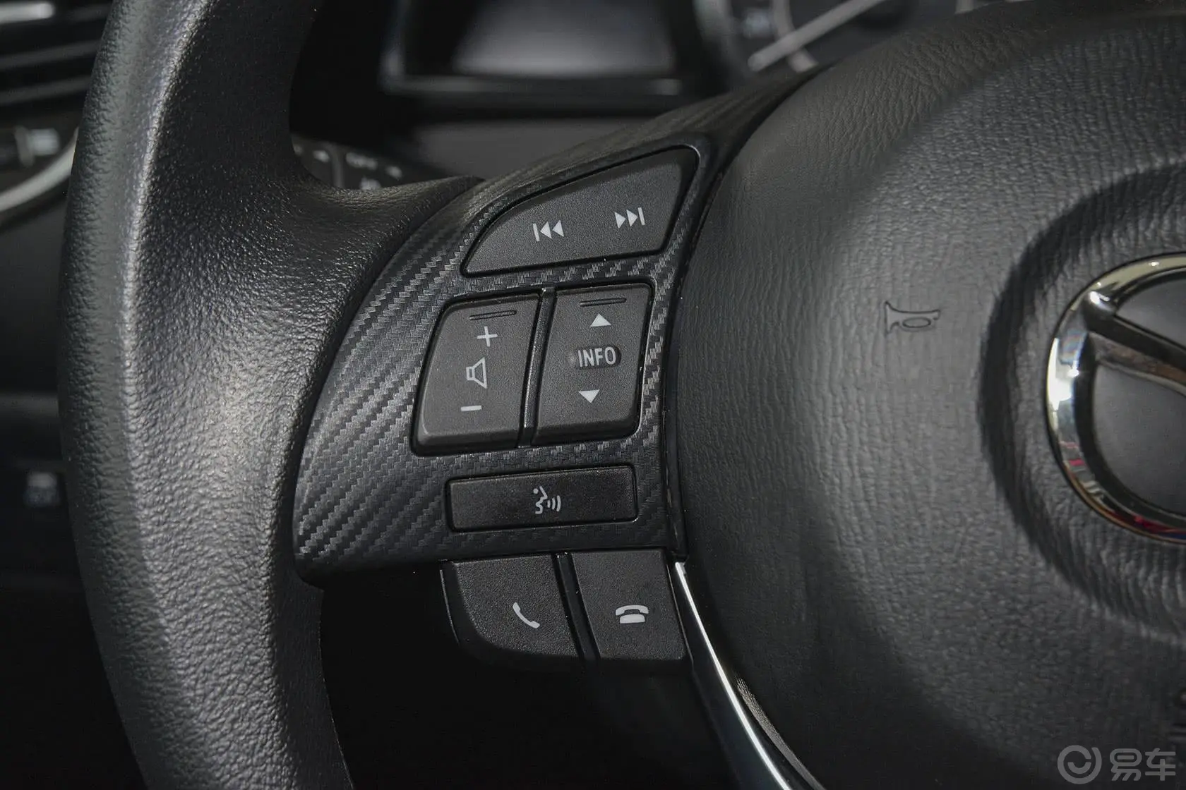 马自达3 昂克赛拉三厢 1.5L 自动 豪华型方向盘功能键（左）