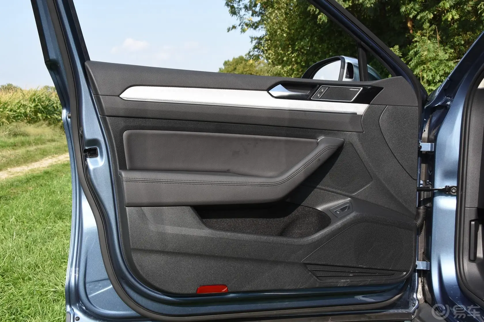 迈腾(进口)旅行版 2.0TSI 四驱豪华型驾驶员侧车门内门板