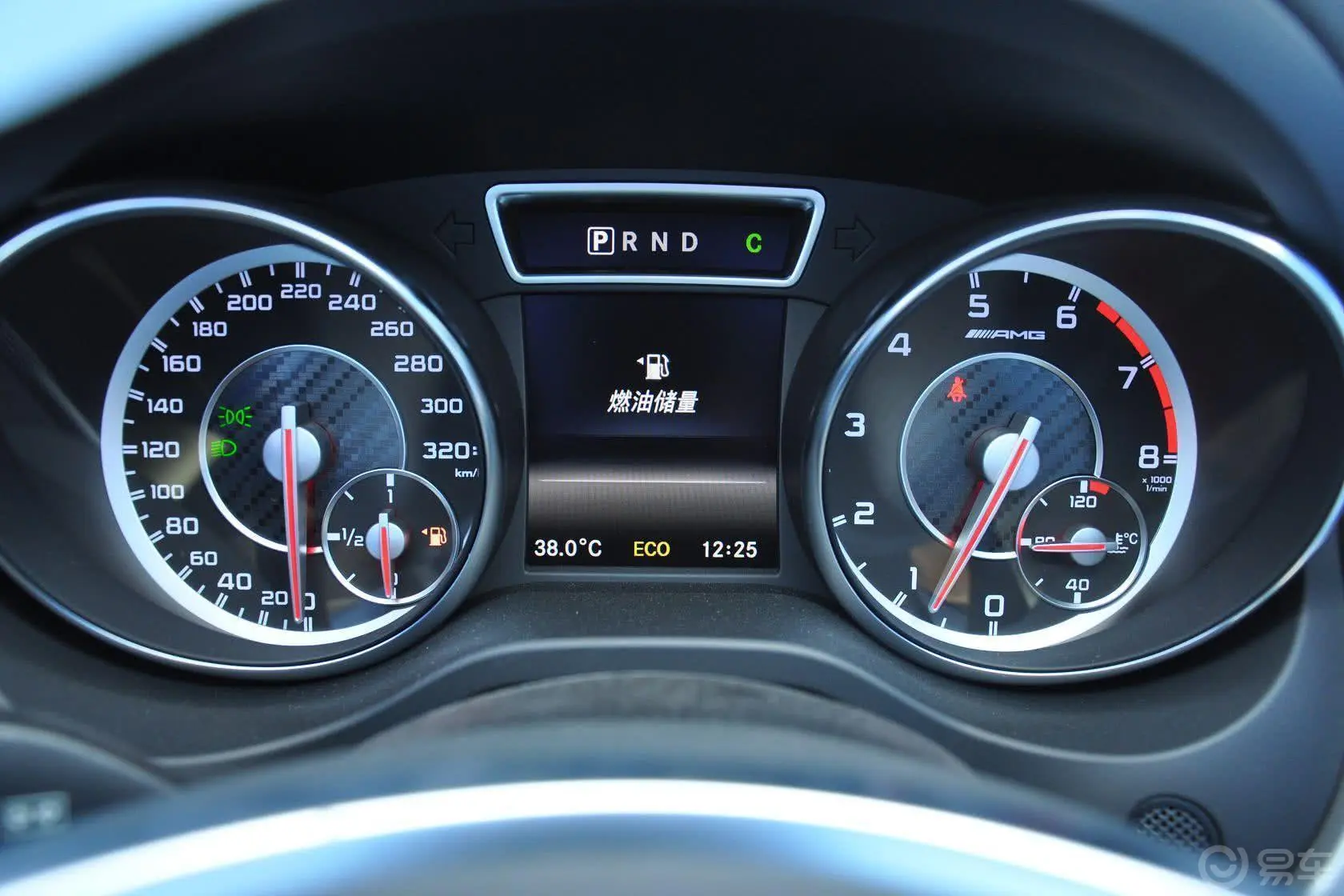 奔驰GLA AMGGLA 45 AMG 4MATIC仪表盘背光显示