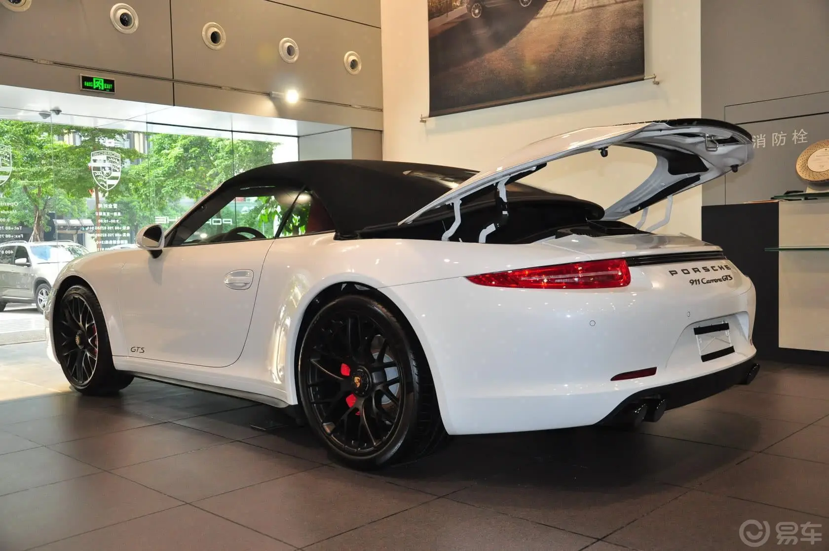 保时捷911Carrera 4 GTS Cabriolet 3.8L内饰