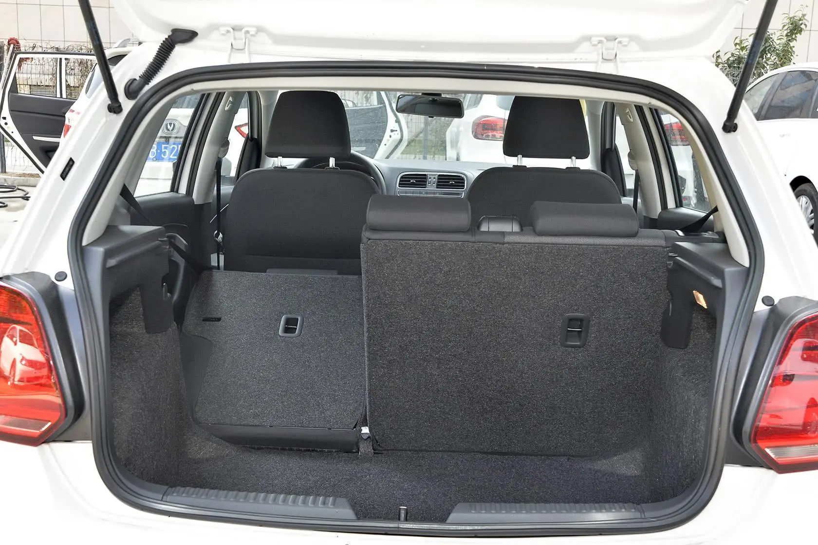 Polo1.4L 自动 舒适版行李箱空间