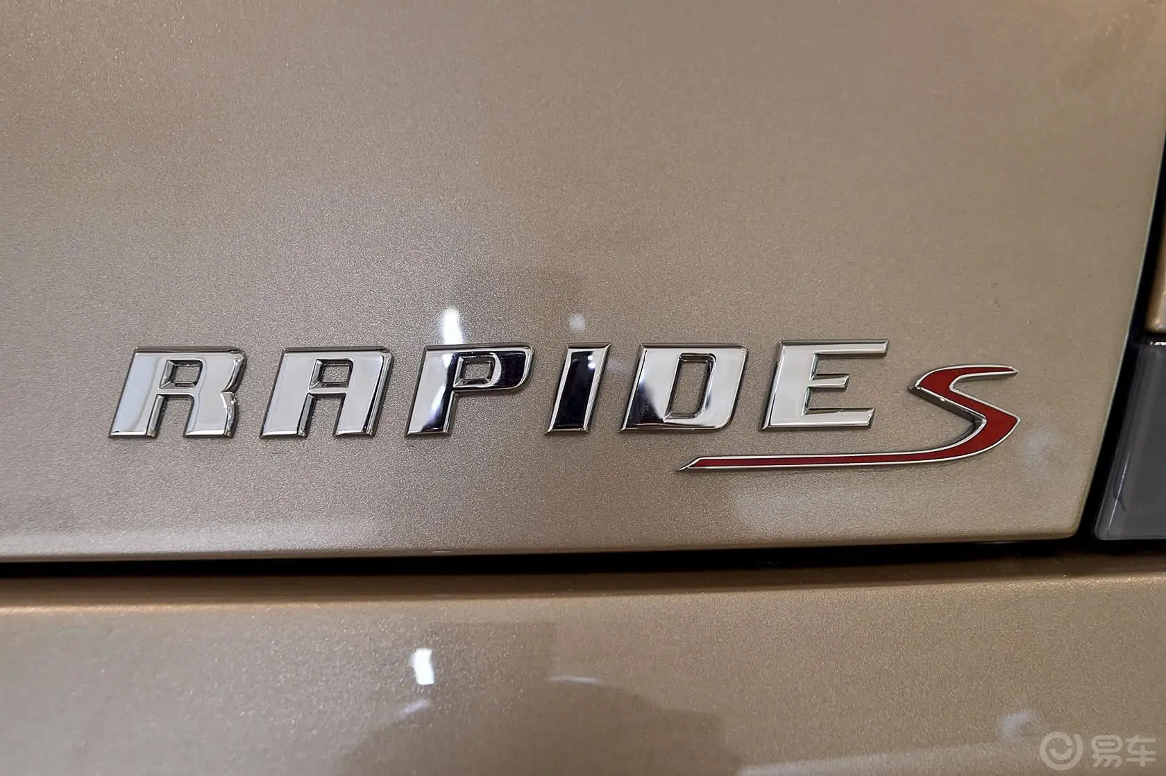 RapideS 6.0L尾标