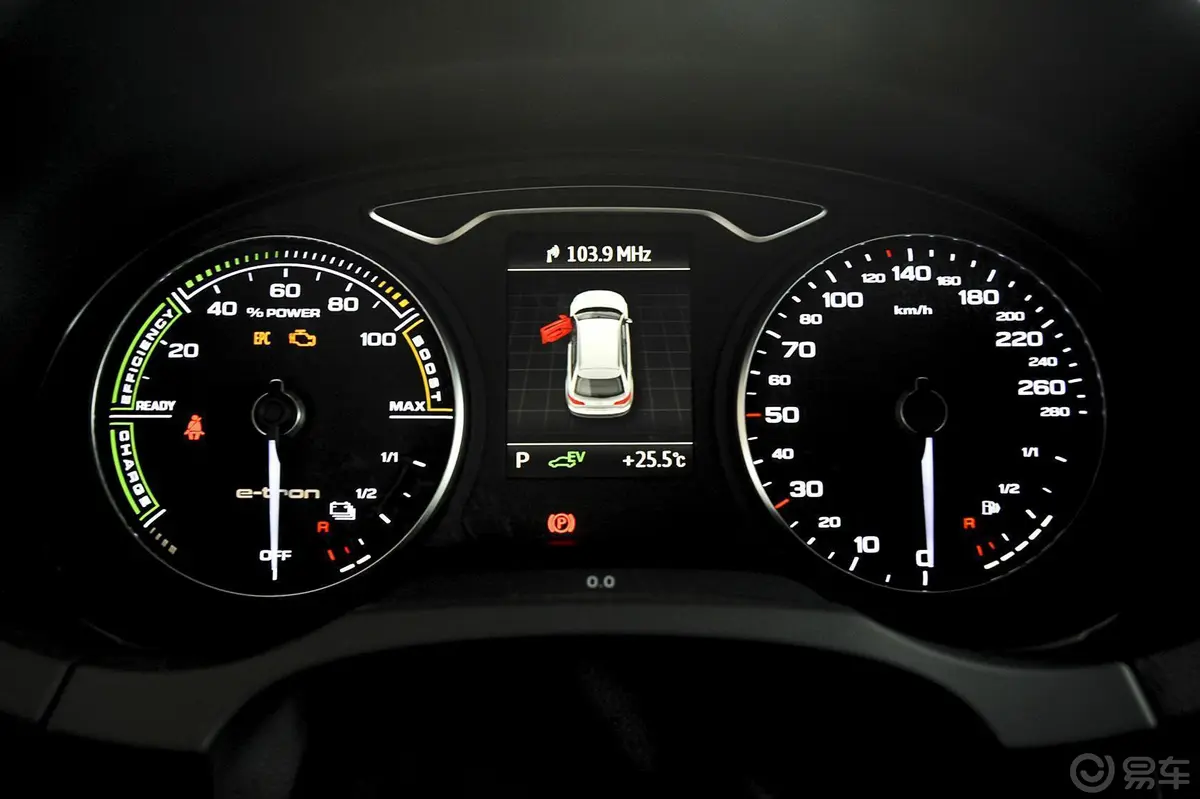 奥迪A3 插电混动(进口)Sportback e-tron 舒适型仪表盘背光显示