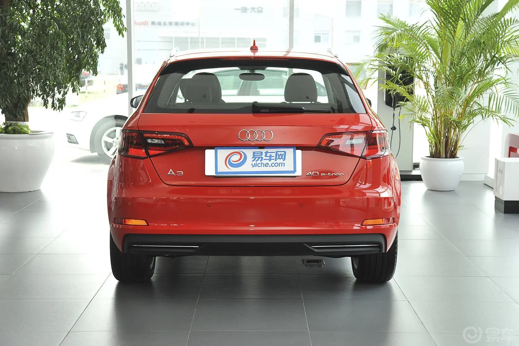 奥迪A3 插电混动(进口)Sportback e-tron 舒适型正后水平