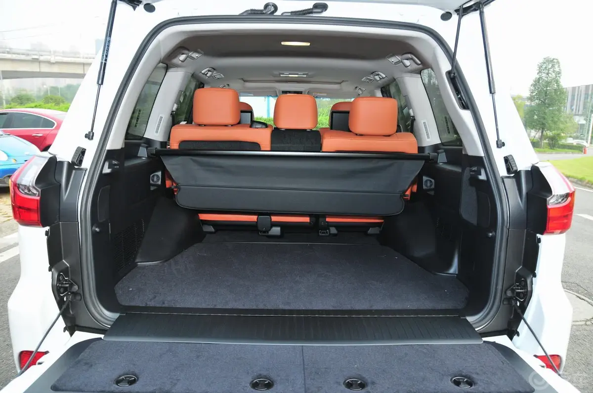 雷克萨斯LXLX 570 动感豪华版行李箱空间