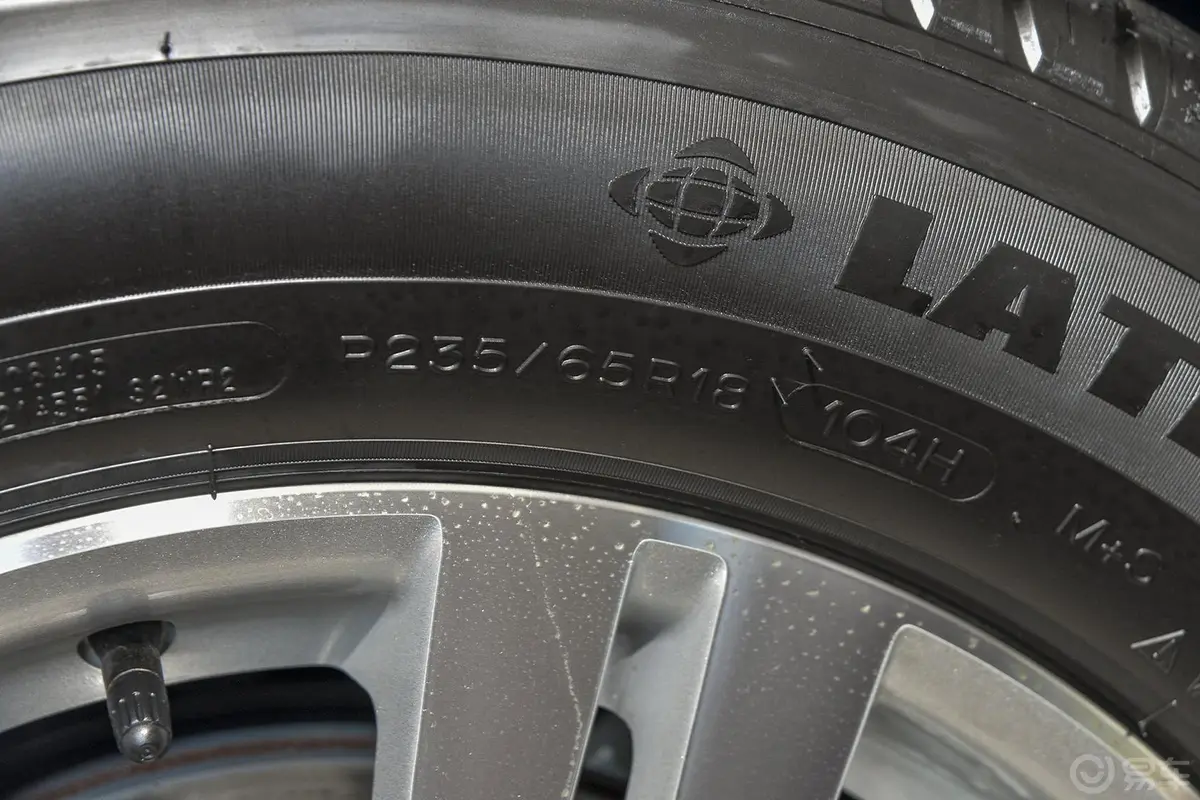 凯迪拉克SRX3.0L 手自一体 舒适型轮胎规格