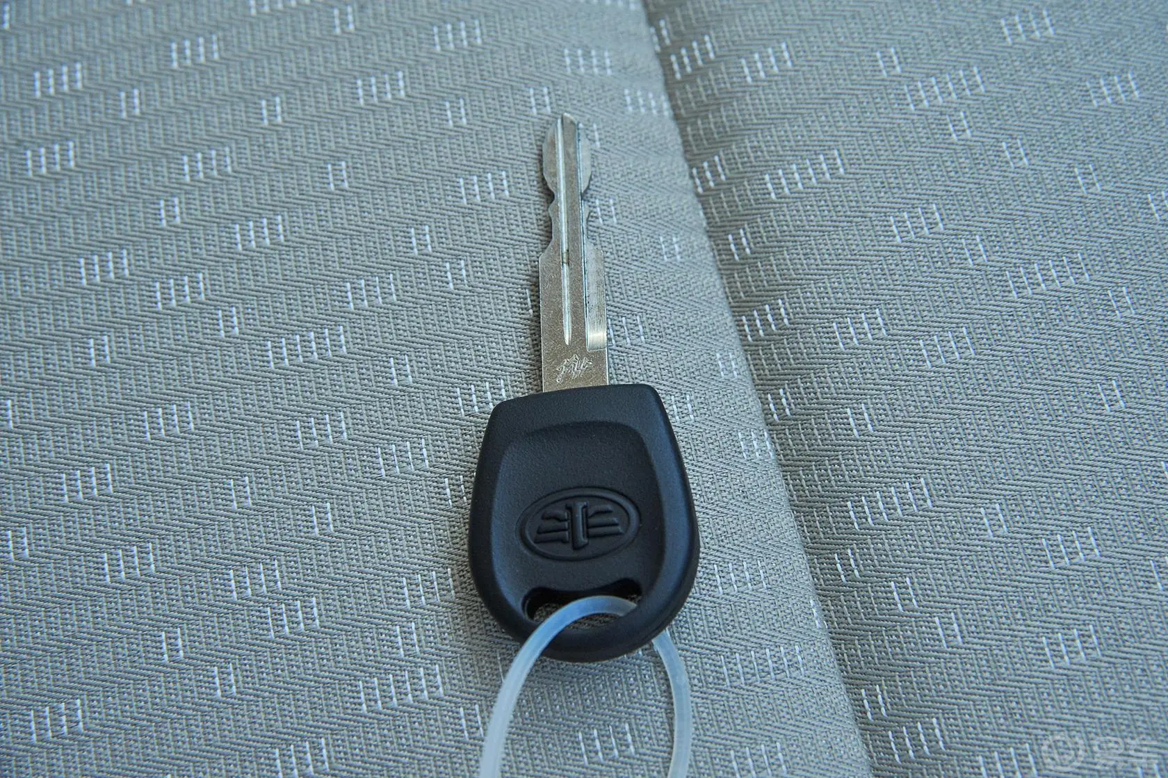奔腾B301.6L 自动 尊享型钥匙