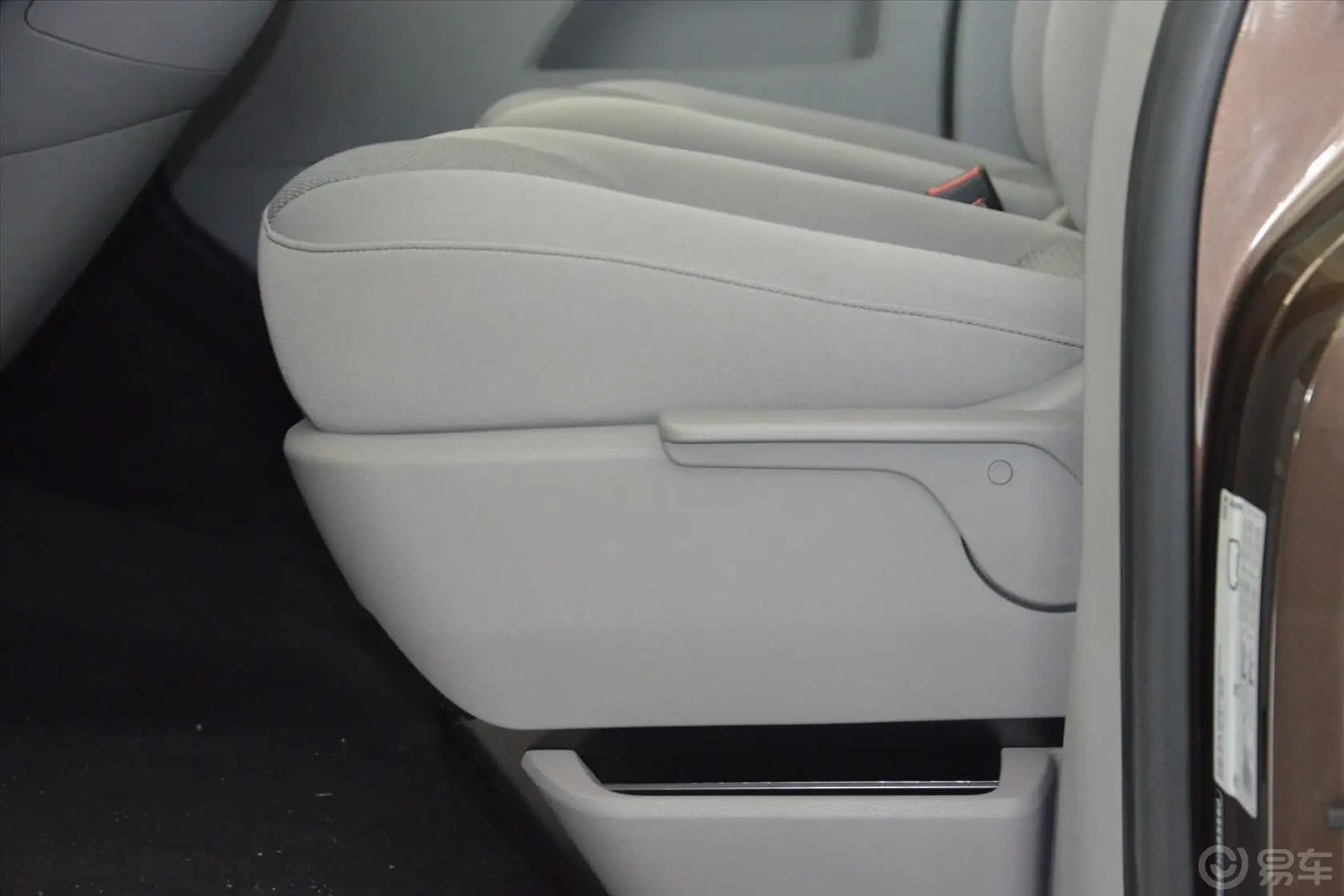 凯路威2.0TSI 舒适 四驱版座椅调节键