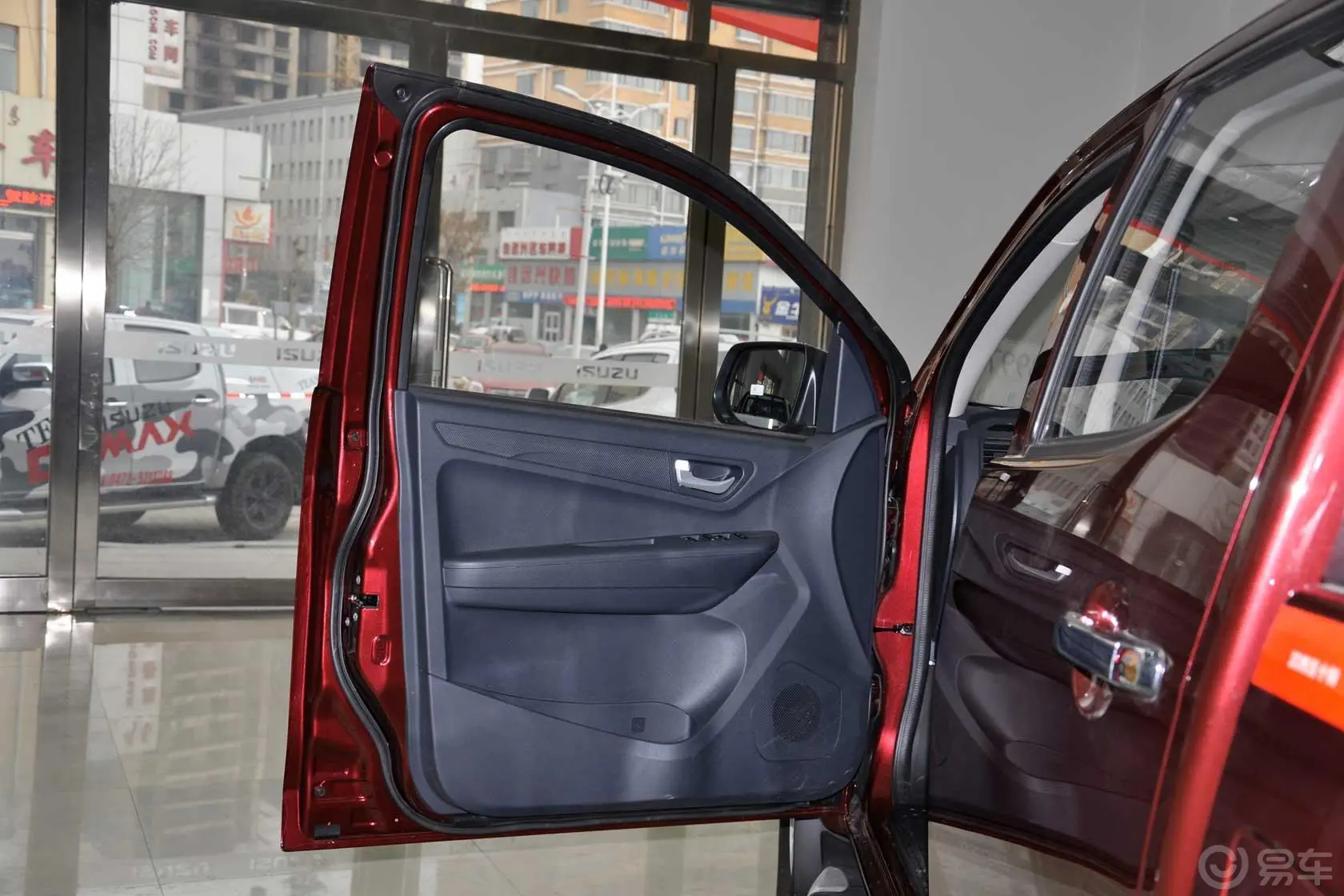 瑞迈2.8T两驱超豪华款驾驶员侧车门内门板