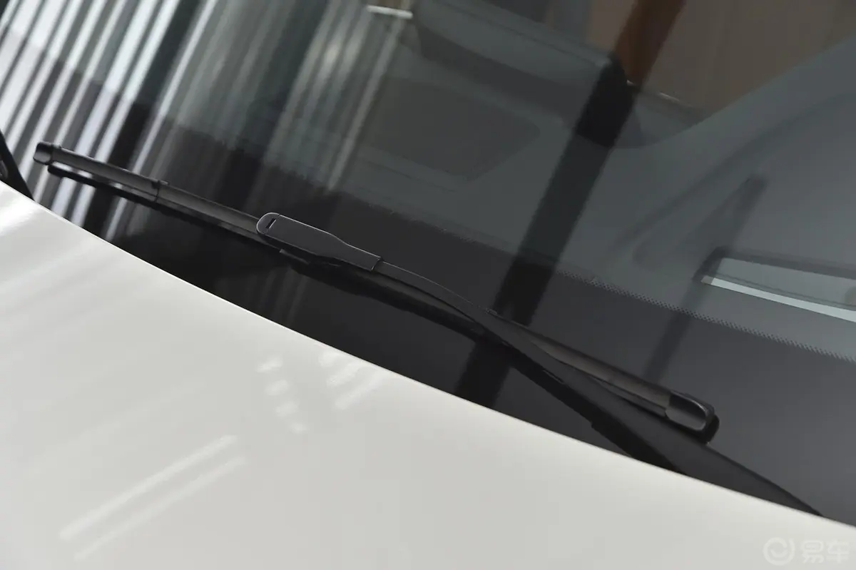 宝马3系328Li xDrive 豪华设计套装雨刷器（前）