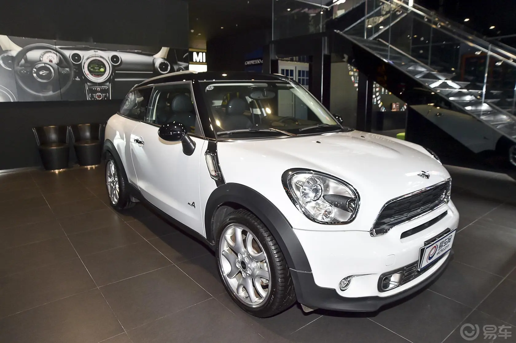 MINI PACEMAN1.6T COOPER S ALL4尾灯侧45度俯拍